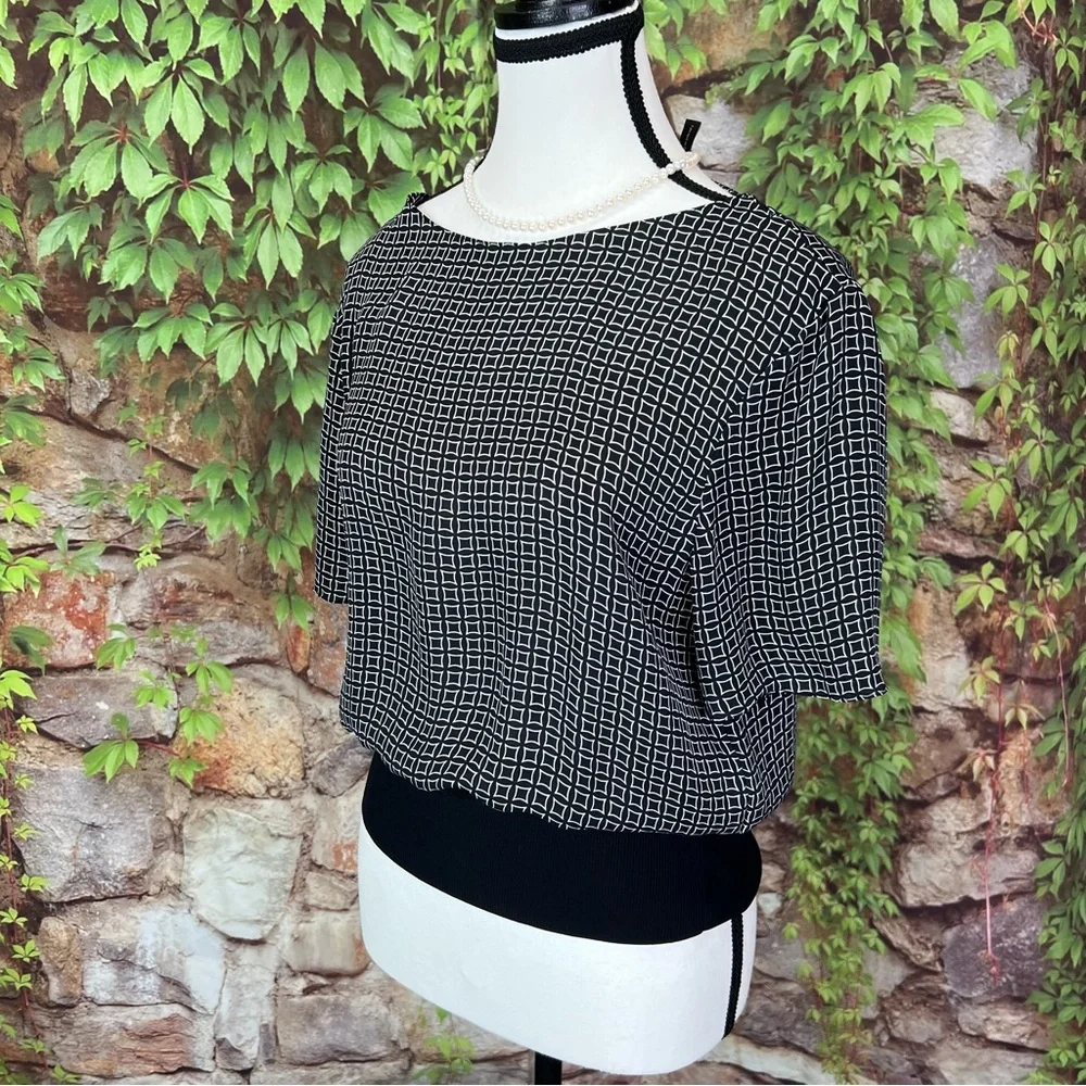 THEORY Black and White Geometric Print Quiet Luxury Blouse, S - Picture 4 of 10